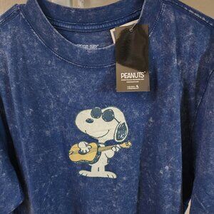 Peanuts Snoopy Guitar Men's Small Brand NEW with Tags Graphics Front & Back NWT